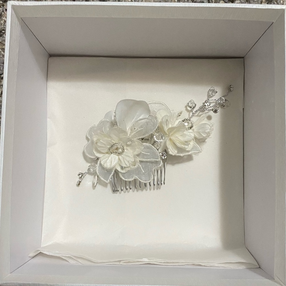 NWT-Crystal Bridal Hairpiece